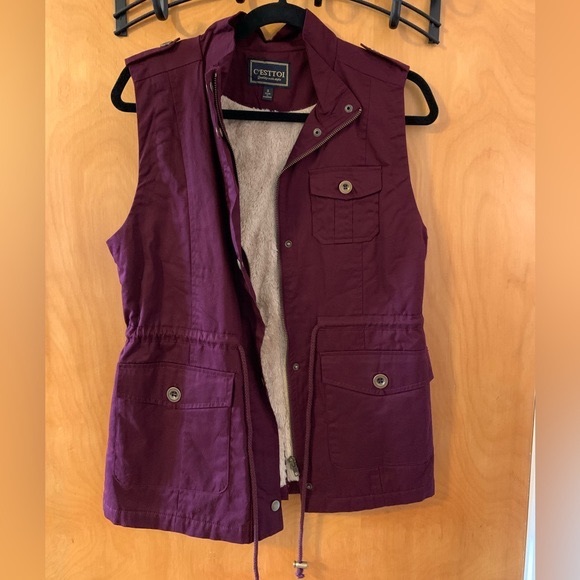 Purple vest size small lined with fur - Picture 2 of 4